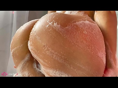 ❤️ سبزه با ارتعاش گربه خودارضایی می کند تا ارگاسم شدید در دوش گرفتن ❤ فیلم مقعد در ما