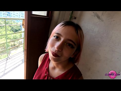 ❤️ دانش آموز حسی یک غریبه را در بیرون می مکد - تقدیر روی صورتش ❤ فیلم مقعد در ما